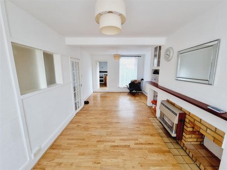 2 Bedroom House to Rent in Fletcher Road, Rushden, Northants, NN10 - Photo 3