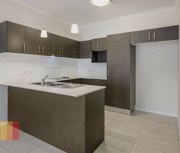 MODERN 2 BEDROOM UNIT IN CENTRAL LOCATION - Photo 6