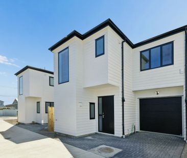 Modern Living, Nothing Short of Stunning - Photo 3