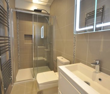 1 Bed Flat, High Road, N2 - Photo 2