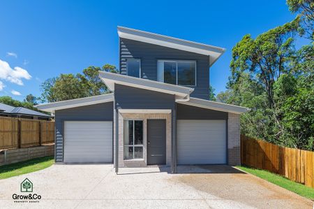 2BED FAMILY HOME WITH AIR-CON - Photo 2