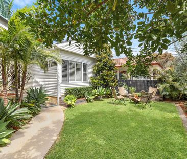 11 Windsor Parade, North Narrabeen, NSW 2101 - Photo 2