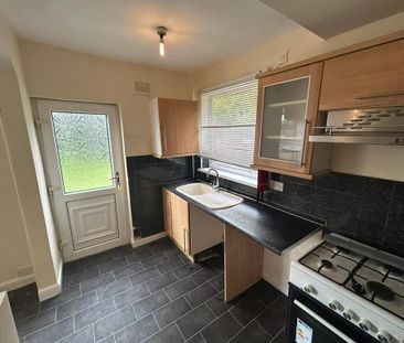 3 bedroom semi-detached house to rent - Photo 6