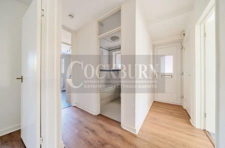 Colyer Close, London, SE9 3QG - Photo 3