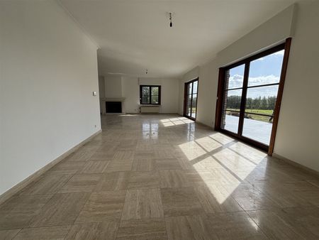 Ruime woning met grote tuin in een rustige straat - Photo 2