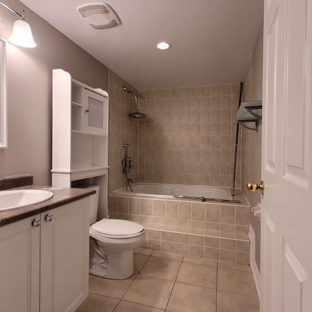 For Lease - 71 Charles Street Unit# 401, Toronto, Ontario - Photo 4