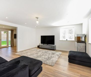 5 bedroom detached house to rent - Photo 5