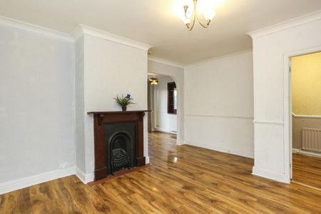 3 bedroom semi-detached house to rent - Photo 3