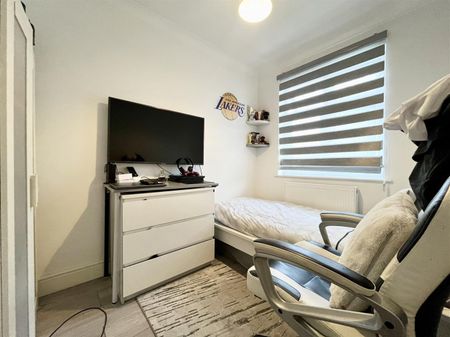 3 Bedroom House To Let - Photo 4