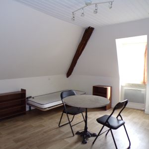 Location Appartement 1 pièce 17m² SABLE SUR SARTHE 72300 - Photo 2