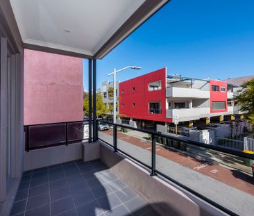 6 Pisconeri Street, Perth WA 6000 - Photo 2