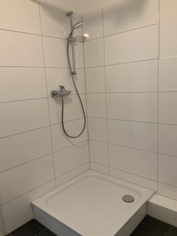 Zwei Zimmer, neues Bad und Balkon - Photo 4