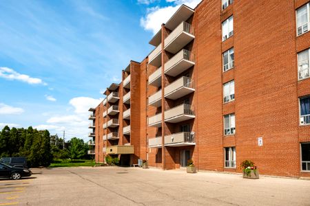 Regency Court Apartments - Kathleen - ALL INCLUSIVE - Photo 3