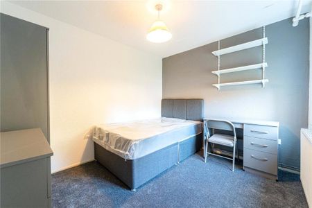 4 bedroom terraced house to rent - Photo 3