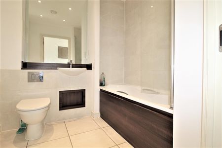 Whitestone Way, Surrey - Photo 5