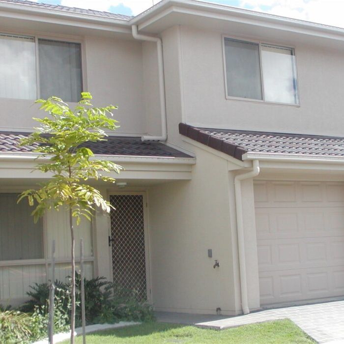 OWNER PAYS WATER BILL- Great location Unit in Mansfield State School Catchment - Photo 1