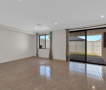 Welcome to 10 Pristine Loop, Baldivis - a stunning 3-bedroom house - Photo 1