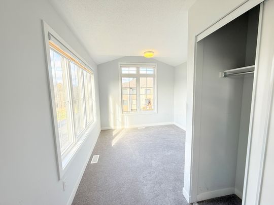 For Lease - 63 Stitch Mews, Stittsville - Munster - Richmond, Ontario - Photo 1