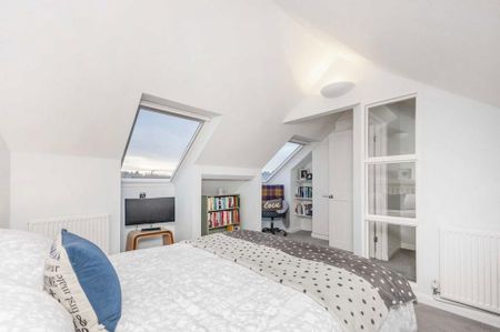 3 bedroom flat to rent - Photo 2