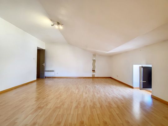 Noves : Appartement T3 avec double séjour, - Photo 1