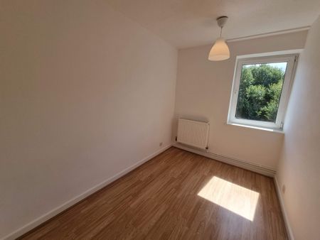 3 Bed Maisonette, Gough Walk, E14 - Photo 4