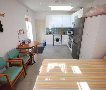 St James Gardens, Wembley, Middlesex, HA0 - Photo 1