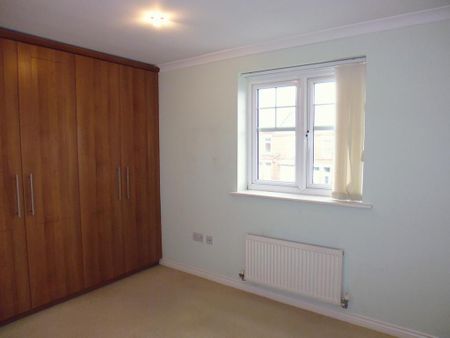 2 bedroom block of apartments to rent - Photo 2