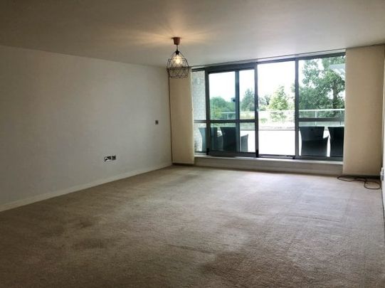 River Crescent, Nottingham, NG2 - Photo 1