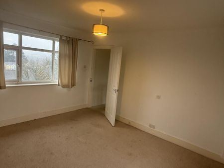 4 bedroom semi-detached house to rent - Photo 4