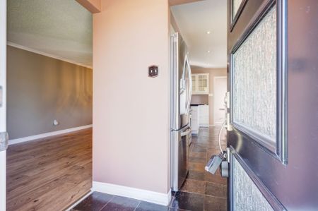 For Lease - 44 Marblehead Crescent, Brampton, Ontario - Photo 2