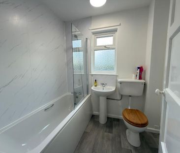 3 bedroom semi-detached house to rent - Photo 1