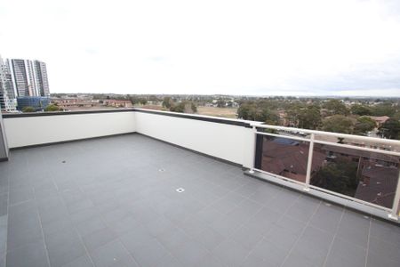 Walk to Liverpool CBD & All Amenities&period; - Photo 5