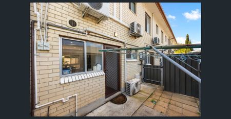 FOR RENT – Neat & Low-Maintenance Townhouse in Prime Glenside Location - Photo 3