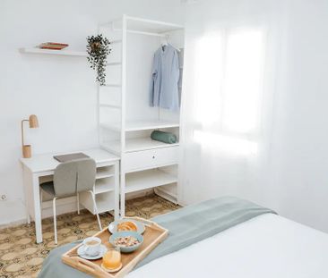 Ronda de Sant Pau, Barcelona, Catalonia 08015 - Photo 2