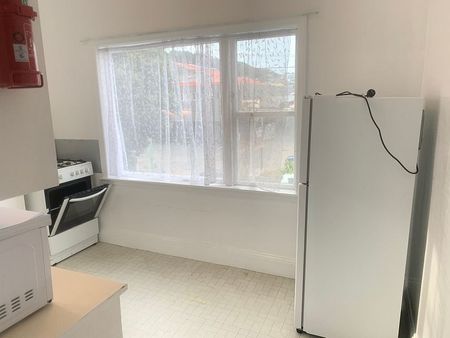 Charming Newtown 2BR Flat - Photo 3