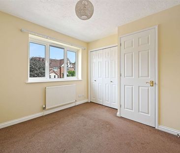 A very well presented two bedroom mid terrace house situated in a q... - Photo 3