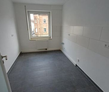 zentrale großzügige 2,5 Zimmer Wohnung - Photo 3