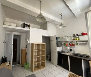 Studio - Aix-En-Provence (13100) - 15.25 m² - - Photo 1