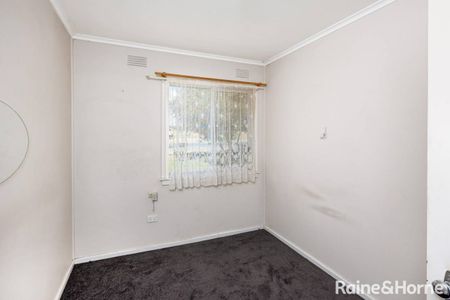 COMFORTABLE LIVING - Photo 4