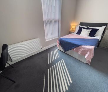 5 bedroom terraced house to rent - Photo 5