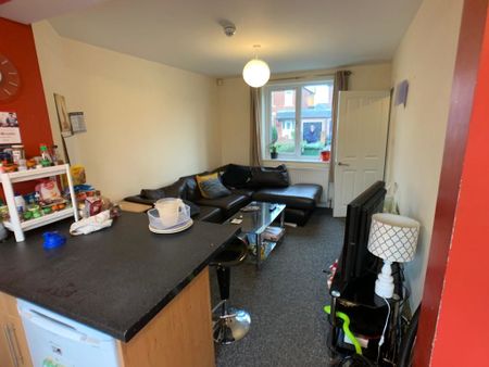 Third Avenue, Heworth - P1195 - Photo 2