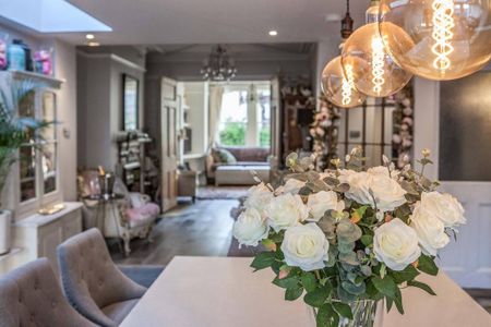 5 bedroom terraced house to rent - Photo 4