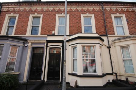 Room 5, 12 Malone Avenue, Belfast, BT9 6ER - Photo 2