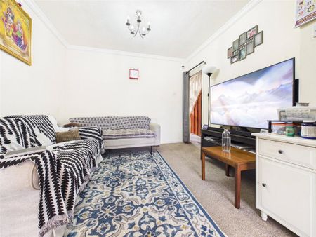 3 bedroom terraced house to rent - Photo 2