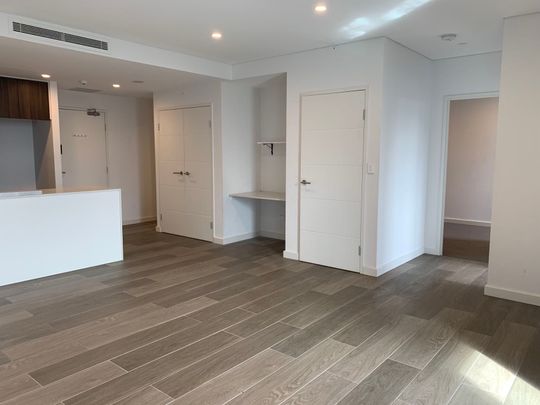 2 Bedrooms 2 Bathrooms With A Study Nook nearly NEW Apartment *The entrance is on Chelmsford Ave* - Photo 1