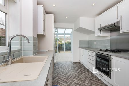 3 bedroom house to rent Bracken Road, Eastbourne, East Sussex, BN20 - Photo 5