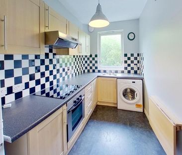 2 bedroom flat to rent - Photo 4