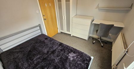 Thornville Road, Hyde Park, Leeds, LS6 1JY - Photo 5