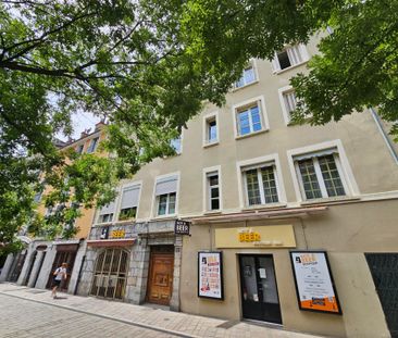 T2 MEUBLE 49m² A LOUER GRENOBLE - Photo 2