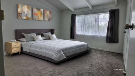 Beautifully Renovated 3-Bedroom Home - Convenient and comfortable living - Photo 2